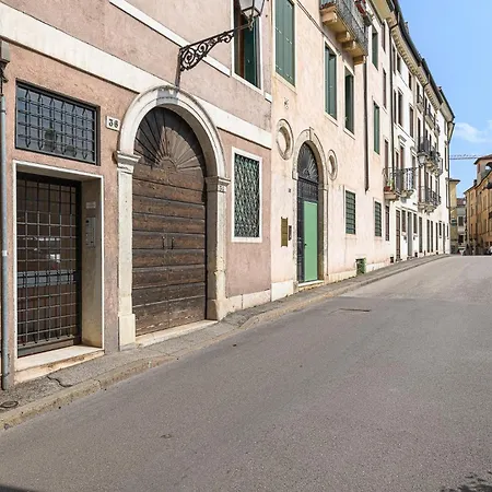 Maison Maria Center Public Parking Available *
