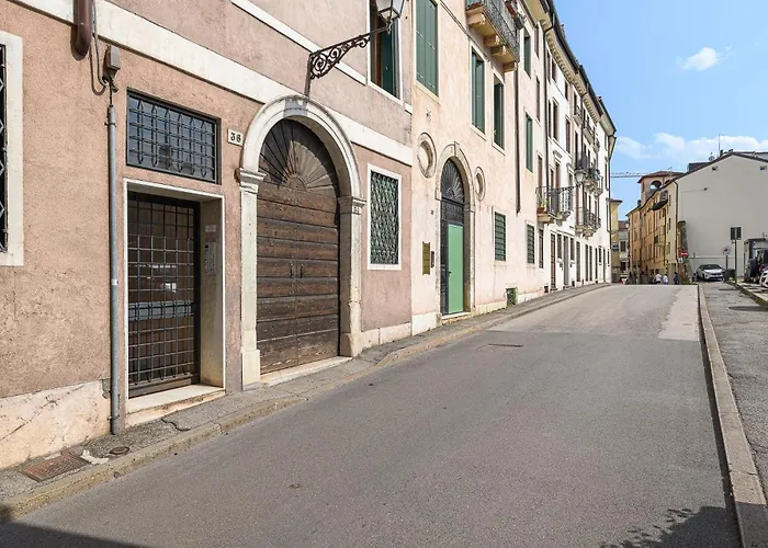 Maison Maria Center Public Parking Available *