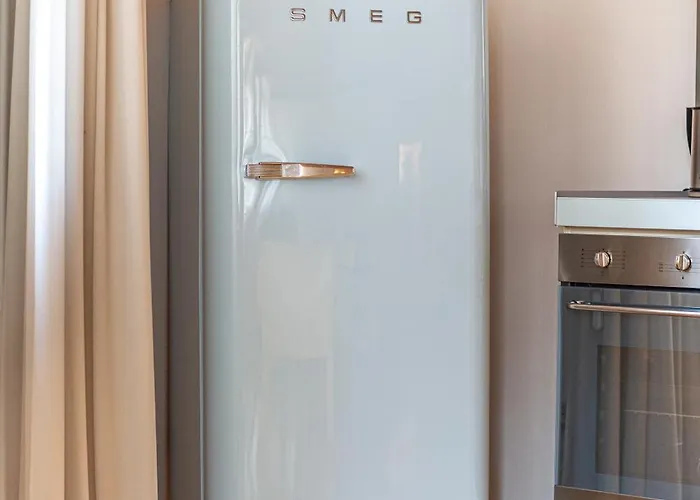 Maison Maria Center Public Parking Available